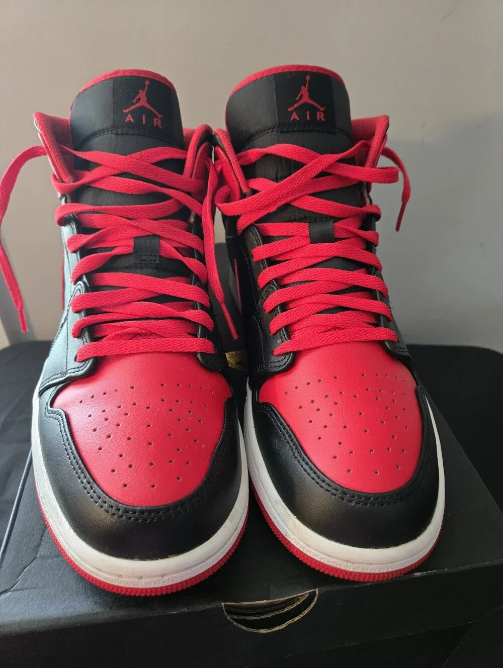 Nike Air Jordan 1 Mid Alternate Bred Black Fire Red Size 11 w/ Box